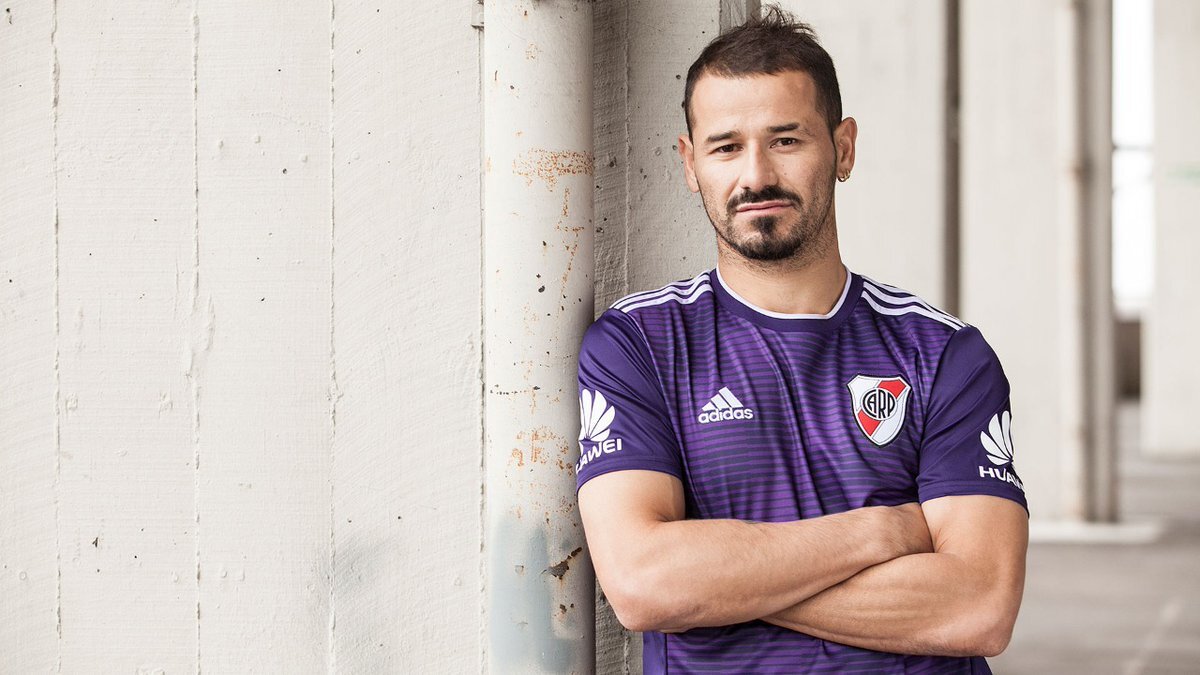 River camiseta violeta sale